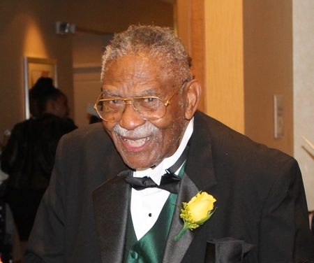 Hon. L. Clifford Davis speaks at dinner